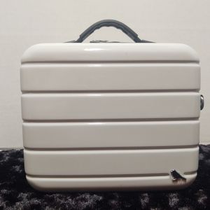 Kestrel Makeup Hard Case
